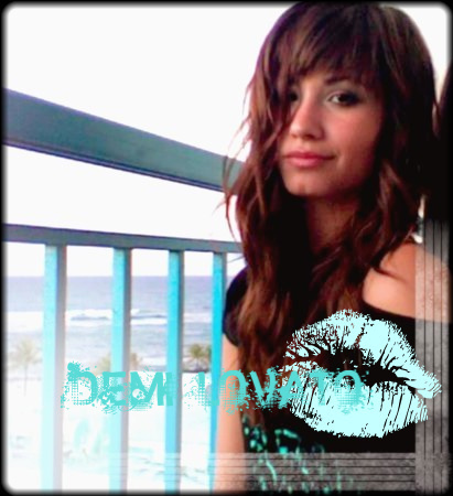 Demi Lovato Kiss - I Am A Mega Fan Of Demi