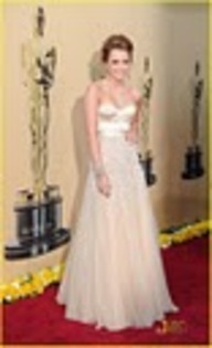 miley-cyrus-2010-oscars-01