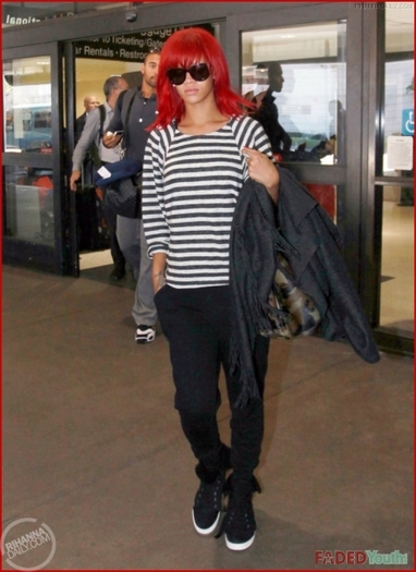 normal_002 (5) - x - Rihanna - x