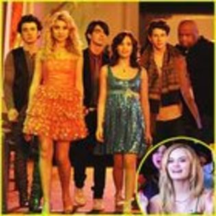 sara_paxton_guest_stars_on_jonas