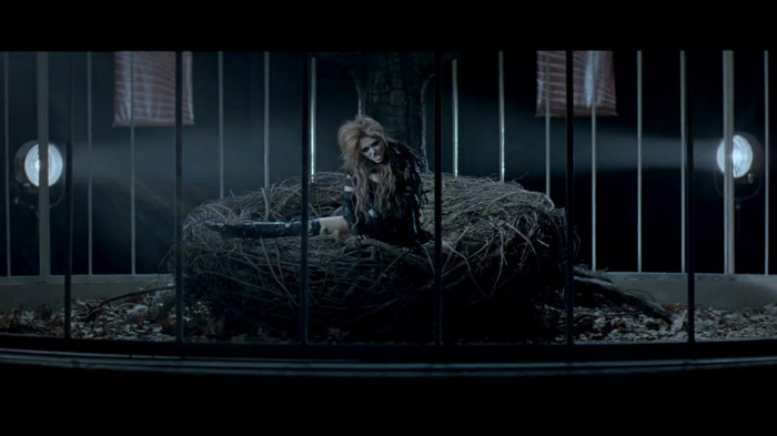 Miley Cyrus - Can\'t Be Tamed 075