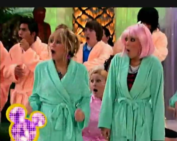 CA5KQ91B 0064 - x Hannah Montana Season Finale Sneak Peek Ad