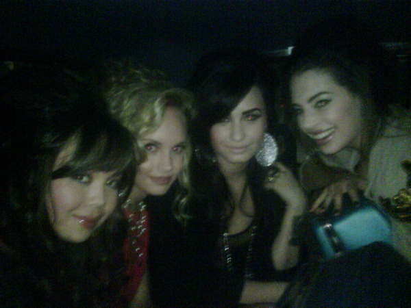 Last one... I had so much fun tonight. Love them - Demi Lovato my favorited pictures