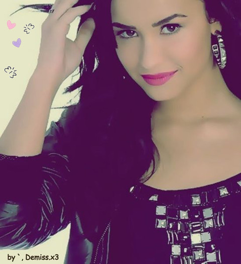 0069014243 - x Demi Lovato x