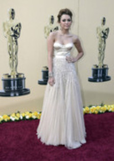 11918203_VMJZXHXGN - x miley oscar 2010