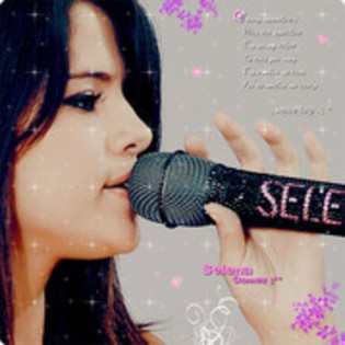 40269690_HMJHUXQUR - Selena Gomez