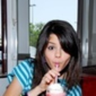 Selly Gomez is my angel (1245) - Some pics with Selena