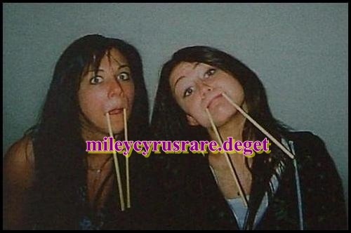 me and mandz =)) - a rare pics with miley and mandy