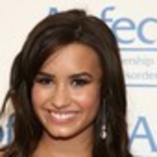 demi-lovato-695798l-thumbnail_gallery