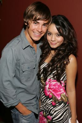 normal_vanessaannehudgens-dot-net_ashleytisdalebday2005oct9-020