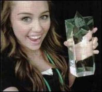 Miley Won !! Yaay !!