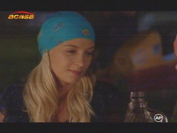 Screencaps (35) - 0 Regina - Screencaptures 0