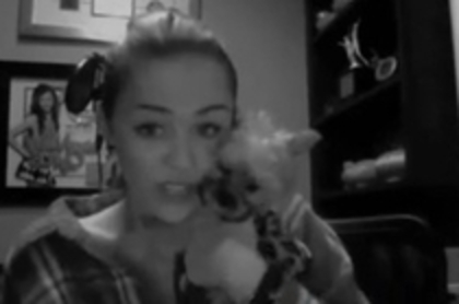 ouu me and my dog new .. :xx - 0 New video MileyWorld