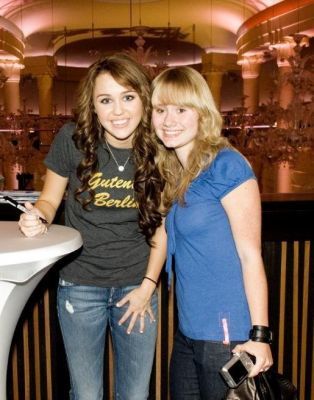 normal_tumblr_lfjyjaJb4Q1qgsy6so1_1280 - x - This Is Miley - x