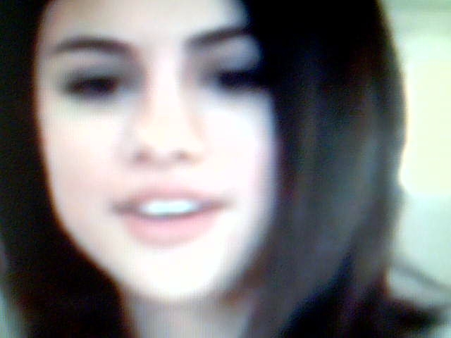 Selena Gomez Live Chat (21)