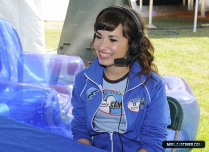 18231671_KLGEVQFYQ - Demi Lovato Disney Channel Games