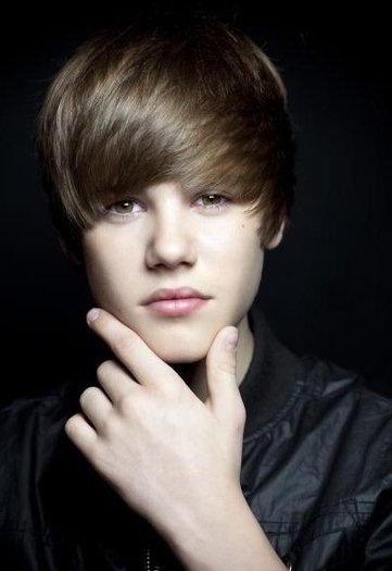 Justin-Bieber-justin-bieber-15140224-395-574