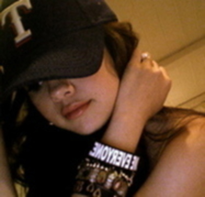 22651443_XMEOWHOQN - selena gomez rare and personals photos