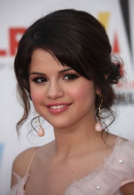 normal_032 - Selena Gomez Award Shows 2OO9 September 17 ALMA Awards