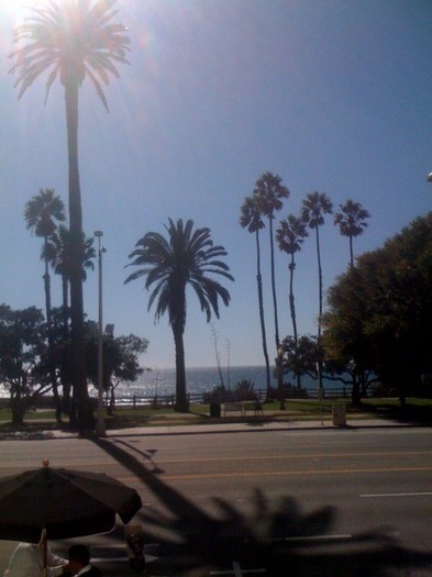 In Santa Monica for a photoshoot for H magazine. Beautiful day, amazing location, exciting shoot