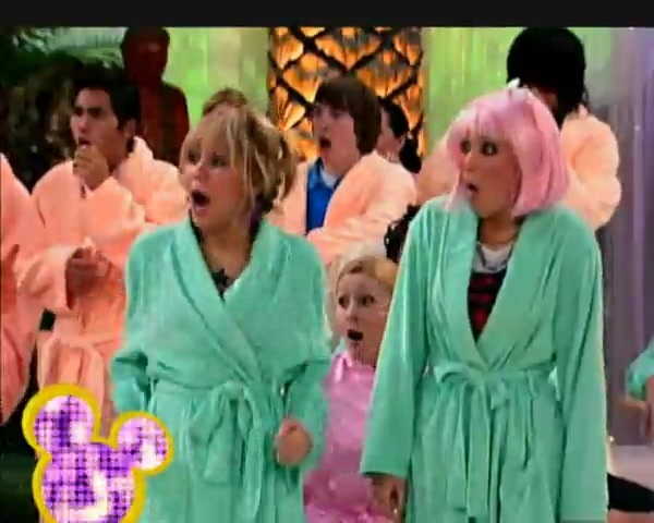 CA5KQ91B 0062 - x Hannah Montana Season Finale Sneak Peek Ad