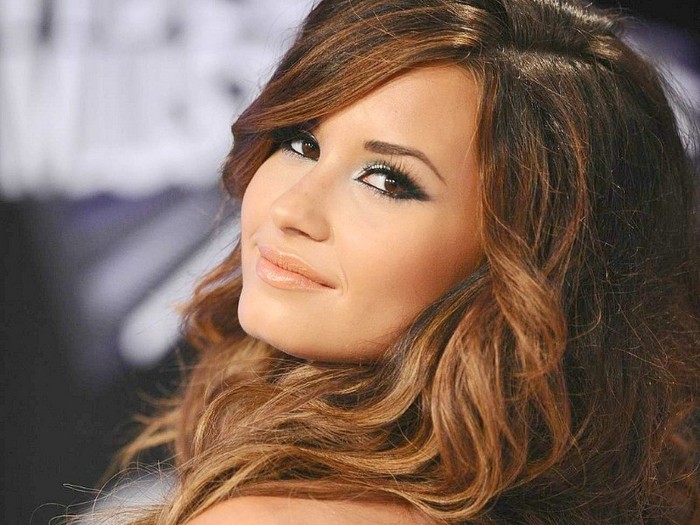 Demi-Wallpaper-demi-lovato-25855600-1024-768