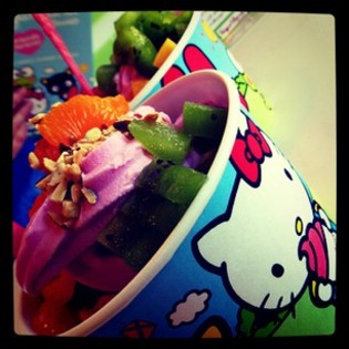 I talked @BellaHaleThorne to get a hello kitty froyo like mines.