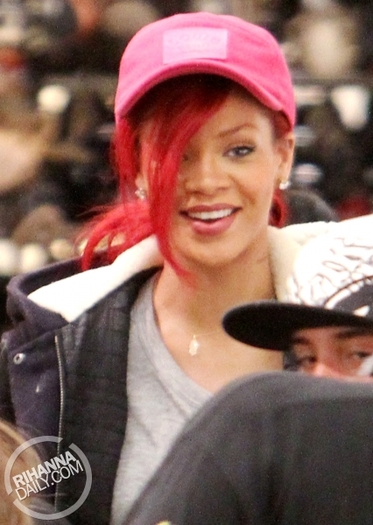 normal_001 (2) - x - Rihanna - x