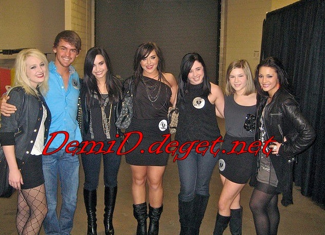 Anna Oliver, Nolan Nard, Demi Lovato, Marissa Callahan, Sarah Elizabeth, and Dallas Lovato.