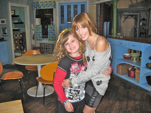 she is piper. i love this little girl!! - Shake it up