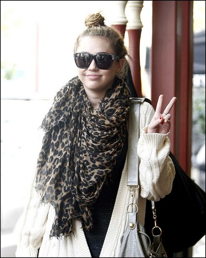 # - Miley in Perth (Australia) - [5]