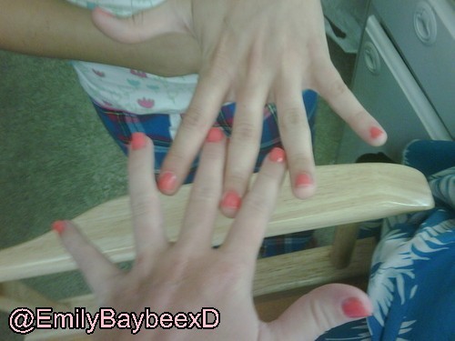 cute nails <33` cute day with@Mileeey <3 ILY my bestie(L)