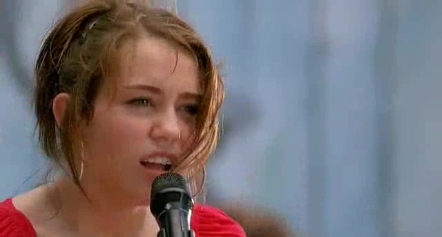 miley ray cyrus (15) - miley cyrus in hannah montana the movie singing the climb