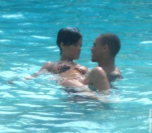 In The Pool..... - Its The Time To Show You Some Pics With Me