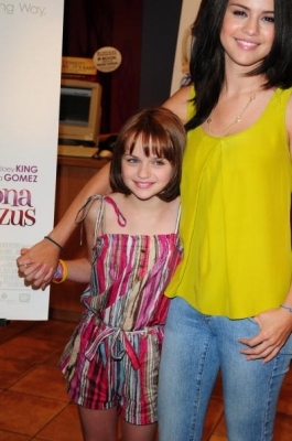 normal_003 - JULY 17TH- Meet and Greet for Ramona and Beezus at Borders Store