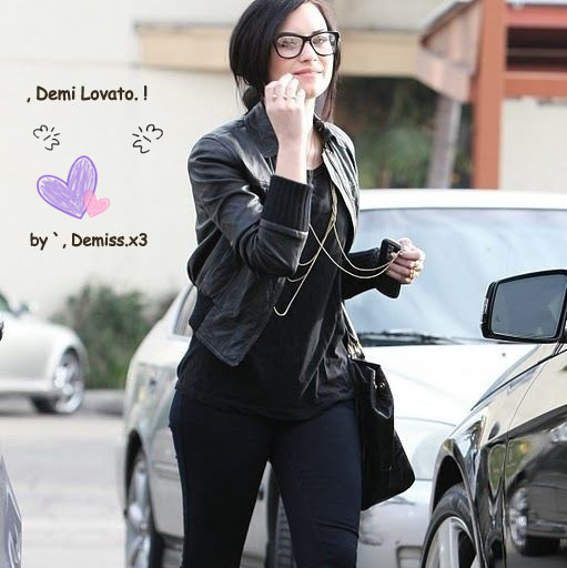 0069535397 - x Demi Lovato x