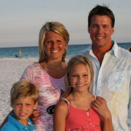 Flashback Wednesday!! @realoliviaholt family photo