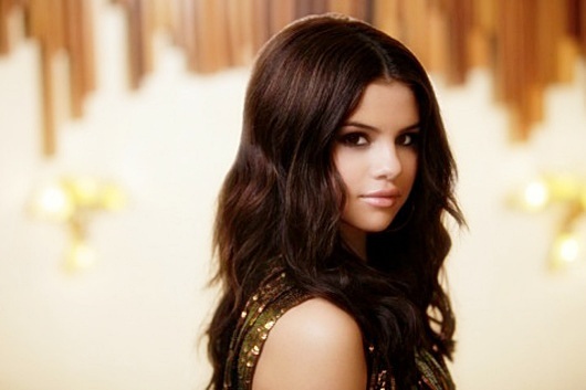 Selena-Gomez-Round-And-Round