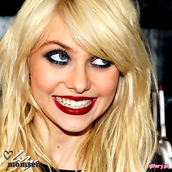 `Love!`[Claudia] - x Taylor Momsen