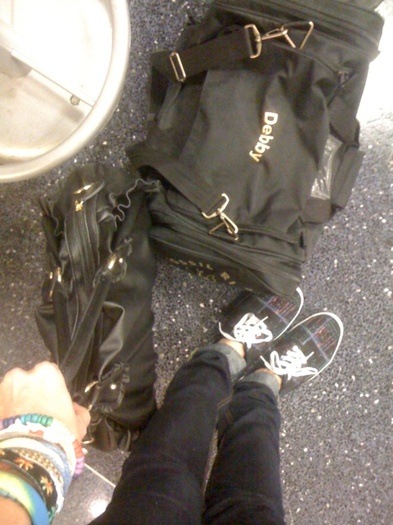 Just a mini duffel, my purse &my pockets. Some people would use that just for hairproducts &shoes.ha