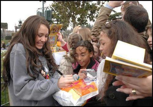 autographs time