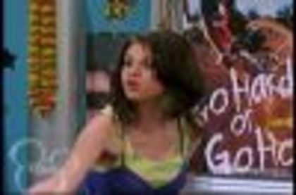 selena gomez in the suite life on deck (35)