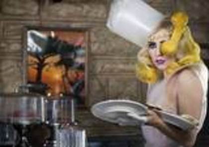 th_Lady-GaGa-Telephone-Video-Preview-P