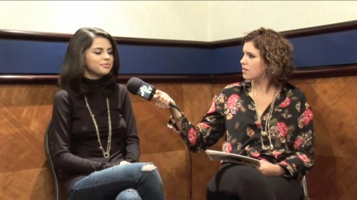 selena-gomez-braless-interview-1-500x281