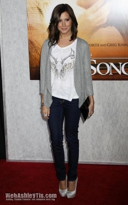 x Premiere The Last Song x (6)