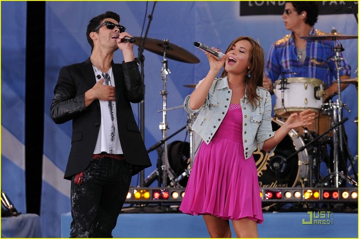 camp-rock-2-rumsey-nyc-gma-06