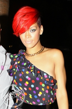 normal_012 (2) - x - Rihanna - x