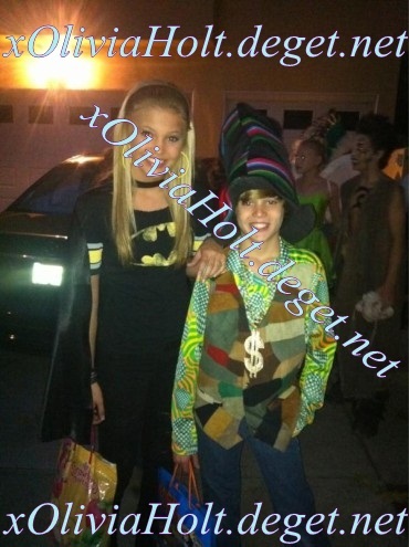 Olivia - Holt - Rare - Photo - 054; With Cade
