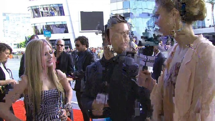 bscap0039 - 2010 - American Music Awards - Red Carpet Interview 01 - Captures by me