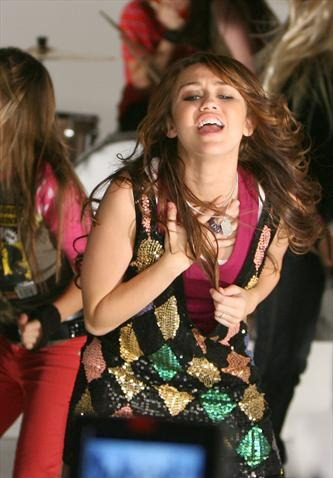 miley-cyrus_COM-7things-musicvideo-filming-2008jun2-074 - A part of my pics with Miley